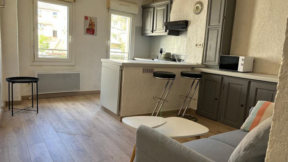 Location meublée appartement 1 pièce 24 m² à Avignon (84000), 450 €