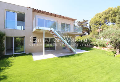 Villa with terrace 10