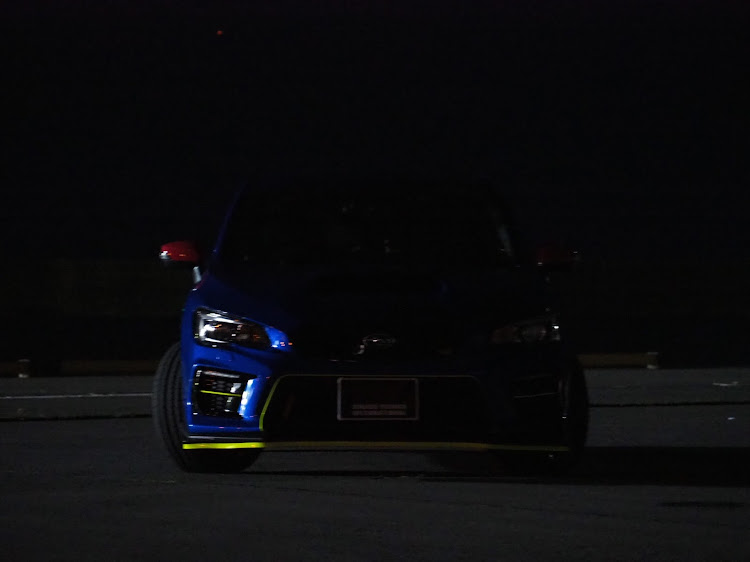 WRX STIの蛍光イエロー・ミラーレス一眼・夜会・富士スピードウェイ・SUPER GTに関するカスタム事例の投稿画像15枚目