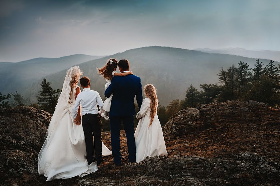 Fotografo di matrimoni Mariya Averina (avemaria). Foto del 30 ottobre 2016