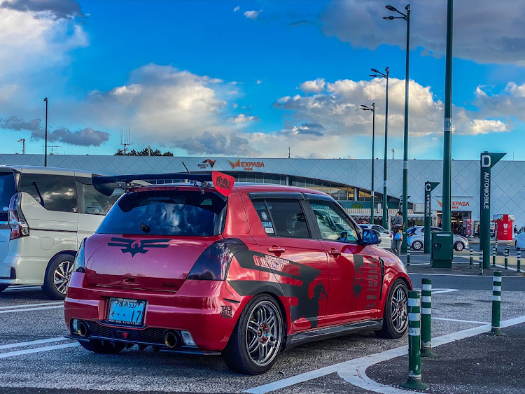 スイフトスポーツのS.H.I.L.I.S.・横浜スタイル・need for swift・宮ヶ瀬・愛車のお尻はこんな感じに関するカスタム事例の投稿画像1枚目