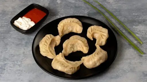 Veg Steamed Momos [6 Pieces]