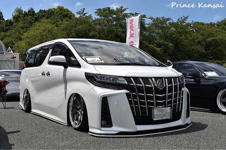 ステップワゴンのドレフェス関西2021・万博記念公園お祭り広場・県またぎの移動は控えましょう・夏期休暇中はステイホーム・アルヴェルは迫力満点に関するカスタム事例の投稿画像11枚目