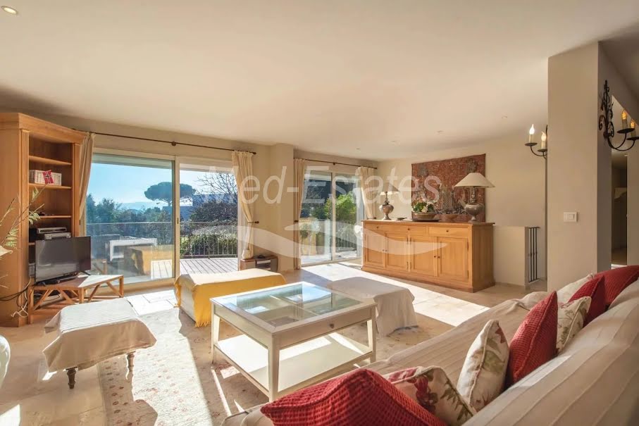 Vente villa 9 pièces 390 m² à Grimaud (83310), 2 450 000 €