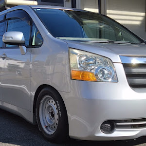 ノア ZRR70W