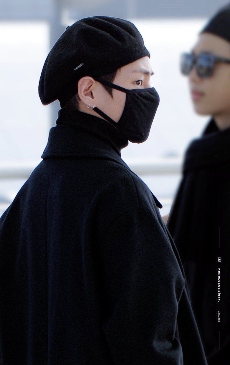 10 Times BTS's V Turned The Airport Into A Runway With His Chic Fashion -  Koreaboo