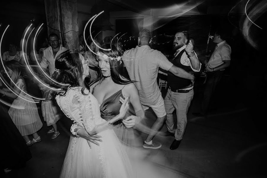 Fotógrafo de casamento Attila Ancsin (feherlovon). Foto de 2 de março