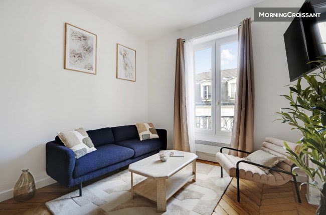 Location meublée appartement 2 pièces 35 m² à Paris 11ème (75011), 2 450 €