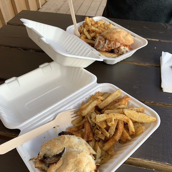 Gluten-Free Fries at Flossie’s Sandwich Parlor