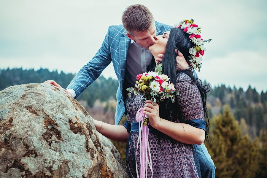 Wedding photographer Aleksandr Kostosyak (saniol). Photo of 15 April 2019