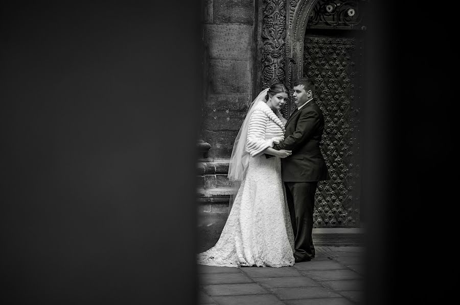 Wedding photographer Olga Kuzik (olakuzyk). Photo of 11 April 2014