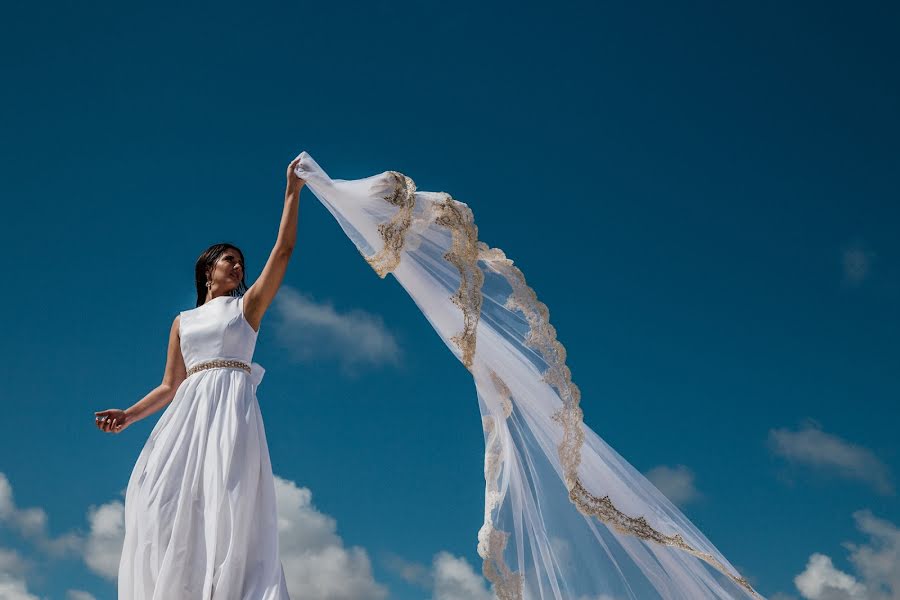 Fotografo di matrimoni Leonel Longa (leonellonga). Foto del 14 maggio 2020