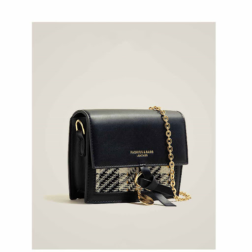 Title 3, New Trendy Fashion Messenger Small Square Bag. ...