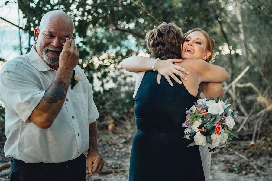 Photographe de mariage Kayla (kaylaemeraldtide). Photo du 30 décembre 2019