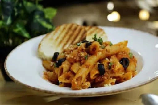 Veg Arrabiata Red Sauce Pasta