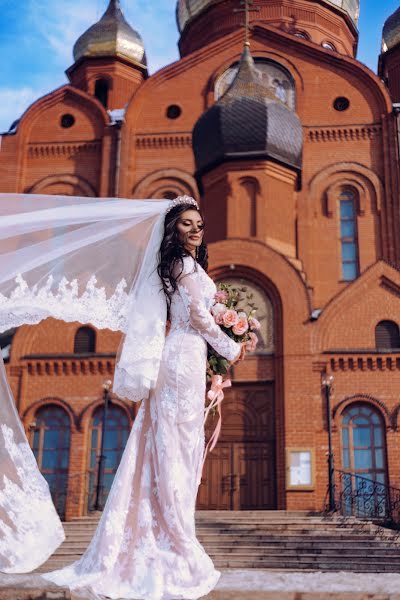 Fotógrafo de bodas Liza Nikolaeva (lizanikolaeva142). Foto del 5 de marzo 2019