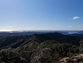 歩いてきた尾根（右へ）