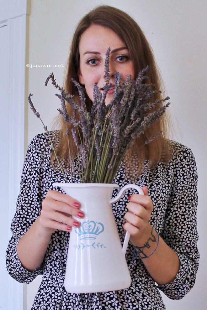 Outfit: Summer dress, and lavender, Diane von Furstenberg Freya silk dress