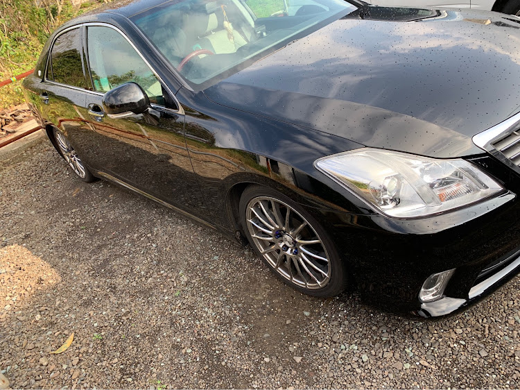 クラウンロイヤルのホイール交換・タイヤ交換・DIY・車高調整に関するカスタム事例の投稿画像1枚目