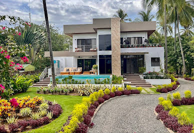 Farmhouse with garden and pool 8