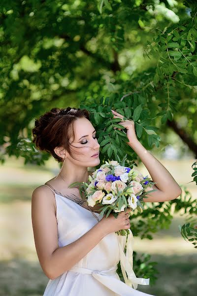 Wedding photographer Elena Raevskaya (leonflo). Photo of 3 August 2020