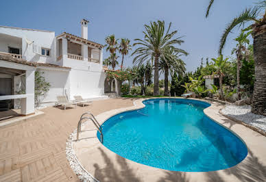 Seaside house with pool and garden 1