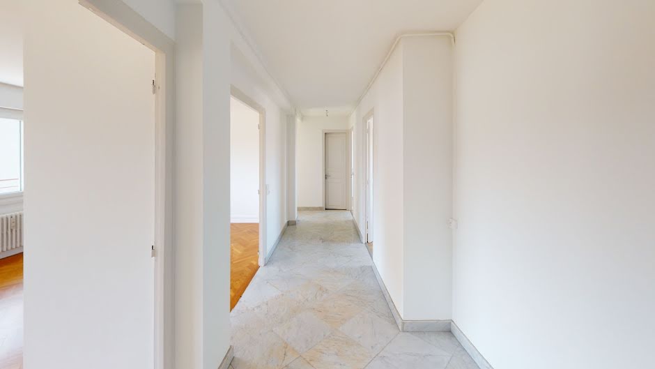 Location  appartement 5 pièces 89 m² à Besançon (25000), 1 284 €