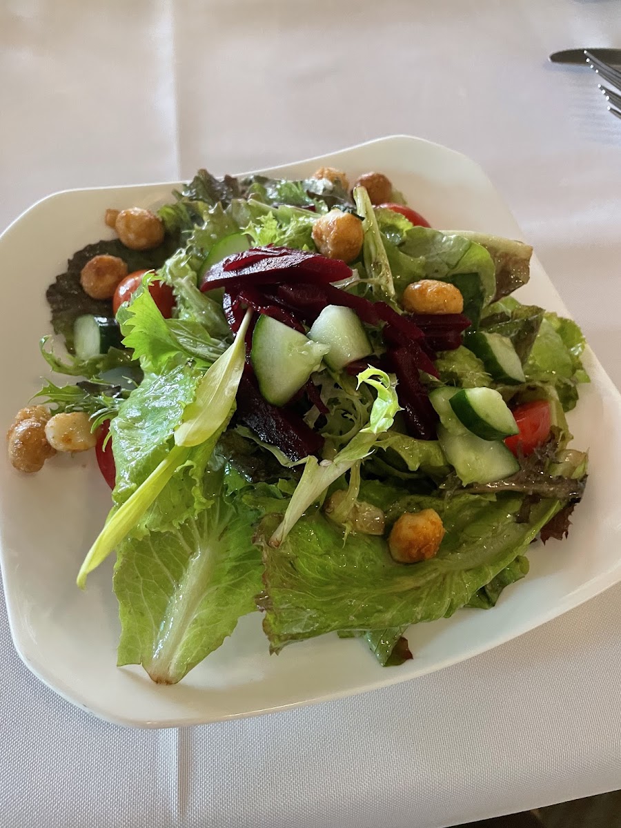 Mixed greens sald