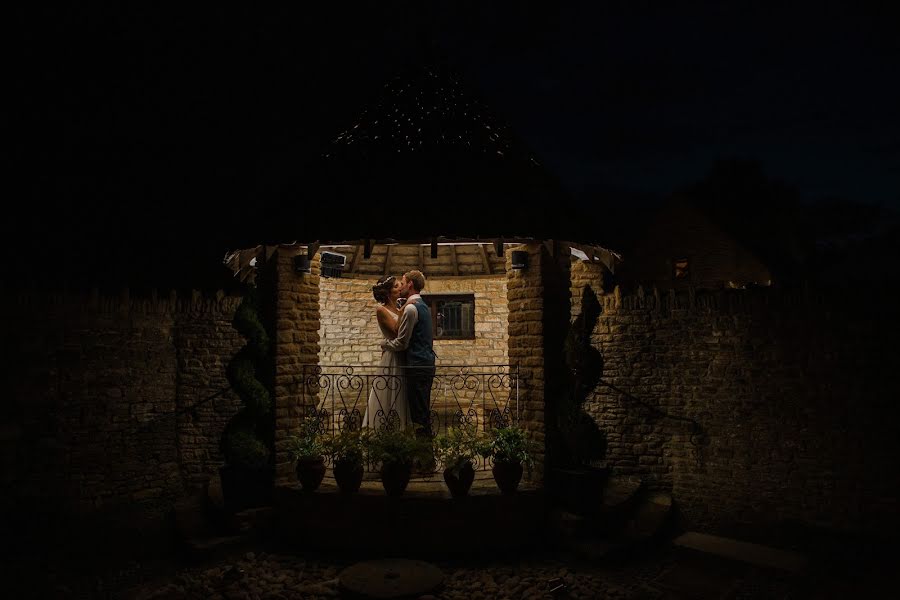 Wedding photographer Alicia Garside (redmaplephoto). Photo of 13 February 2020