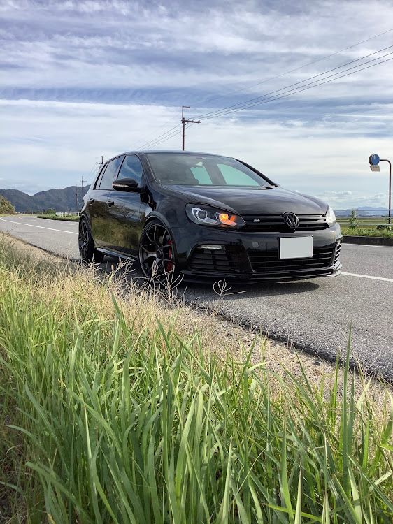 ゴルフ Rの洗車した！・右斜め前写真展・右斜め前５連発・CT投稿時写真の画質落ちる⁉️に関するカスタム事例の投稿画像3枚目