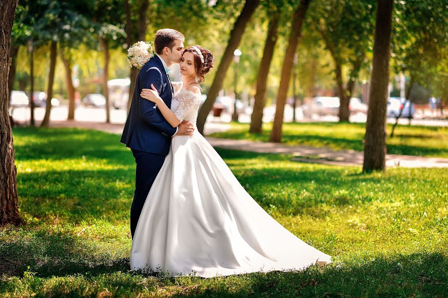 Fotógrafo de casamento Dmitriy Piskovec (phototech). Foto de 18 de agosto 2017