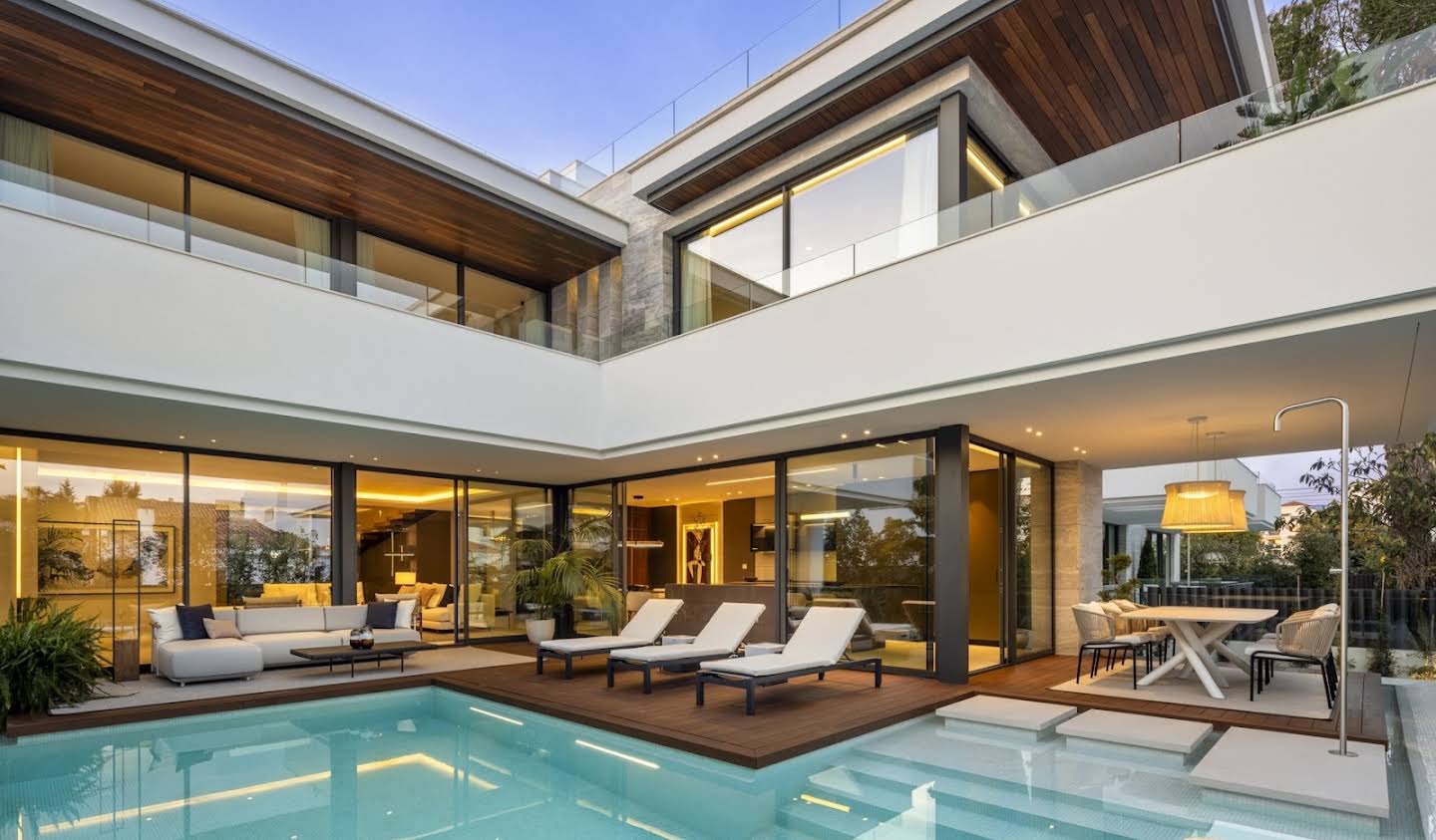 Villa avec piscine en bord de mer Marbella