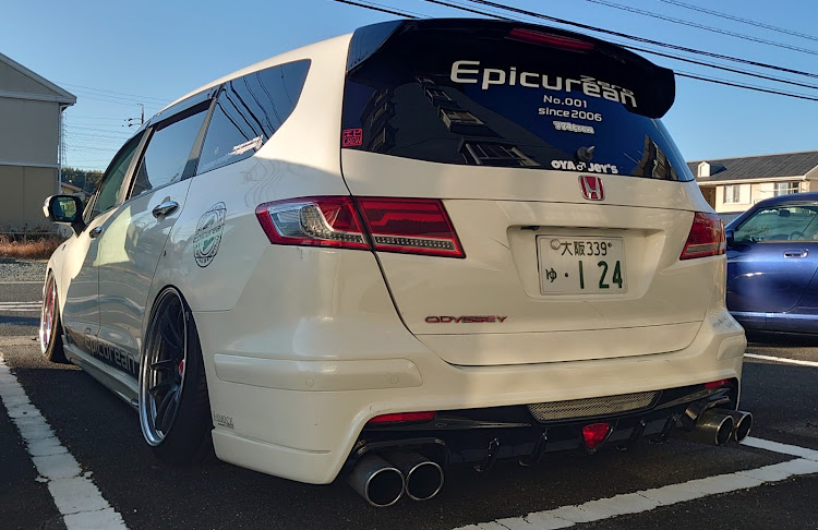 オデッセイのリアスポ取付・フクピカ洗車・水洗いは寒い・オイル漏れ・おかえりやでに関するカスタム事例の投稿画像2枚目