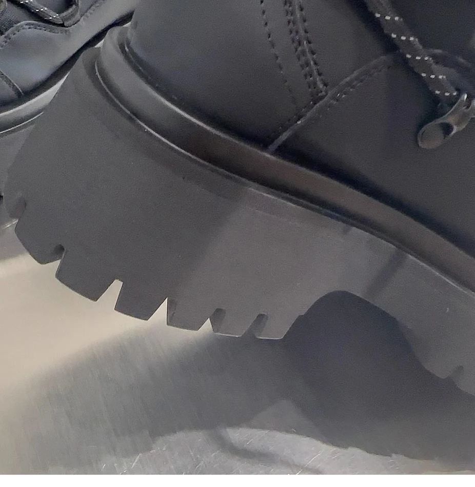 Retro Hiking Handsome Platform Worker Boot Women. Durable and stylish platform boots perfect for hiking, work, and outdo