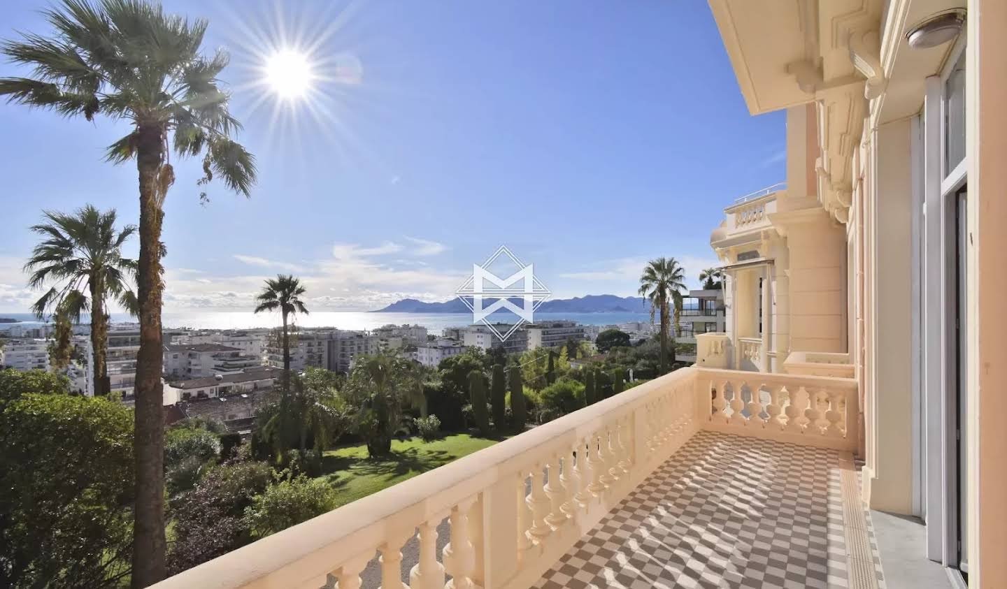 Apartment with terrace Cannes