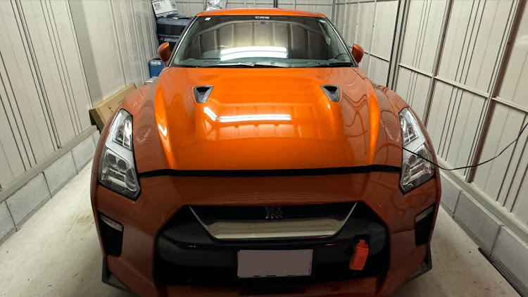 NISSAN GT-Rの充電中・不人気色じゃなくレアカラー！に関するカスタム事例の投稿画像1枚目