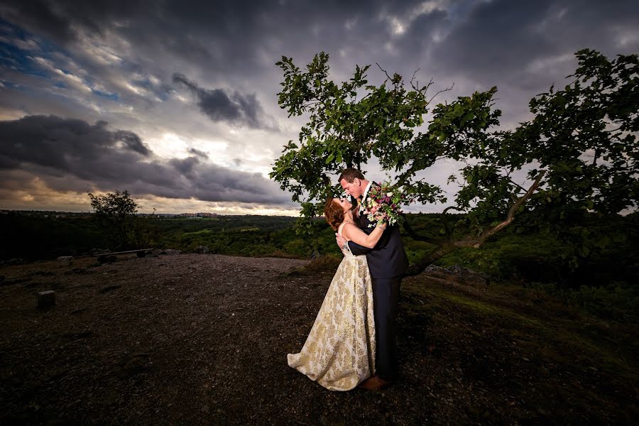 Fotógrafo de casamento Petr Doležal (prague-photo). Foto de 31 de julho 2019