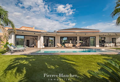 Maison avec piscine et terrasse 2