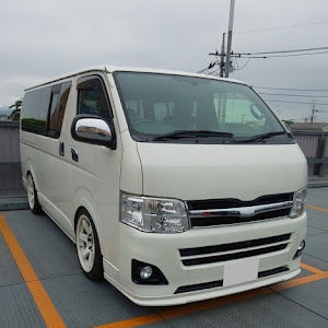 ハイエースバン TRH200V