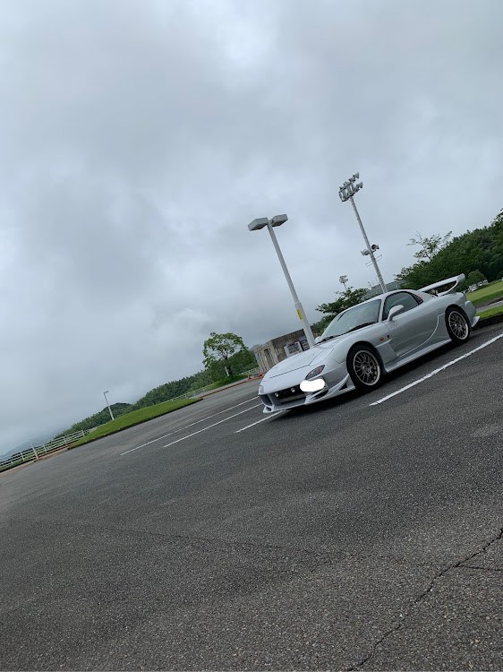 RX-7の生憎のお天気ですが…・風が生ぬるかった(´△｀)に関するカスタム事例の投稿画像2枚目
