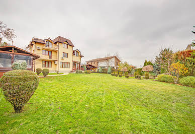 Maison avec jardin et terrasse 4