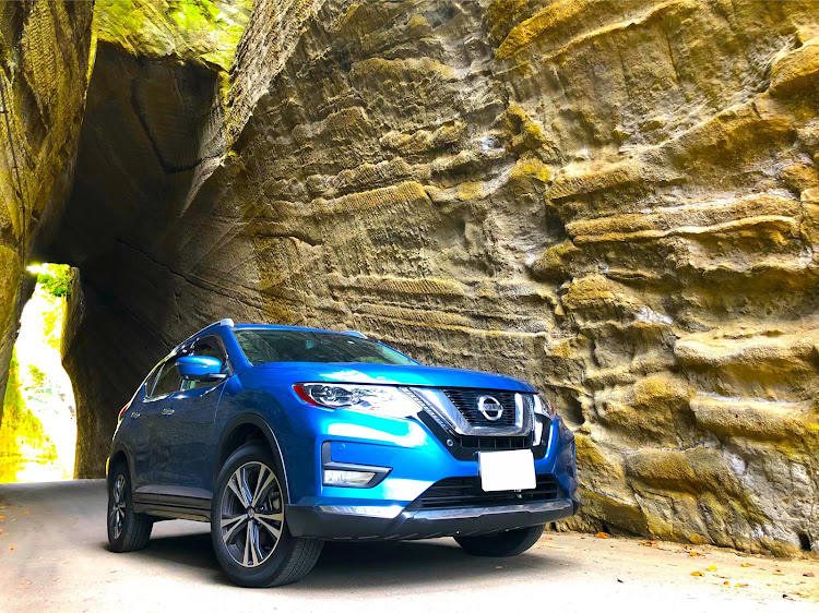 エクストレイルの青のアルバム🚙・燈籠坂大師の切通しトンネル・千葉に関するカスタム事例の投稿画像3枚目