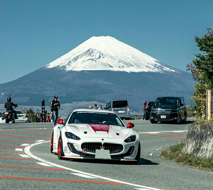 （熊猫）nami 🐼さんが投稿したドライブ・rev limit・スーパーカー・CAR WINK・LIBERTYWALKに関するカスタム事例の投稿画像2枚目