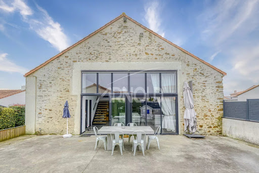House with garden and terrace 2