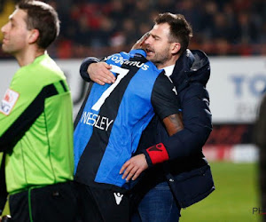 Beeld van de week? Tegen Anderlecht nog nukkig van het veld, nu in de armen van zijn coach: Leko en Wesley leggen uit