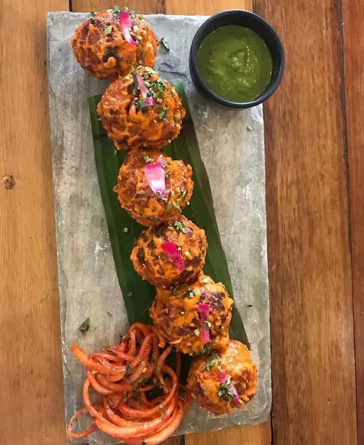 Tandoori Chicken Momos [10 Pieces]