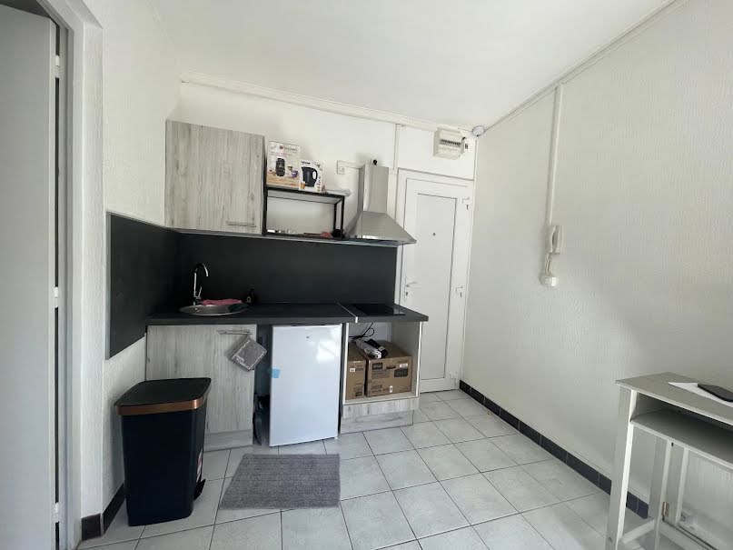 Location meublée appartement 2 pièces 22.81 m² à Montelimar (26200), 360 €