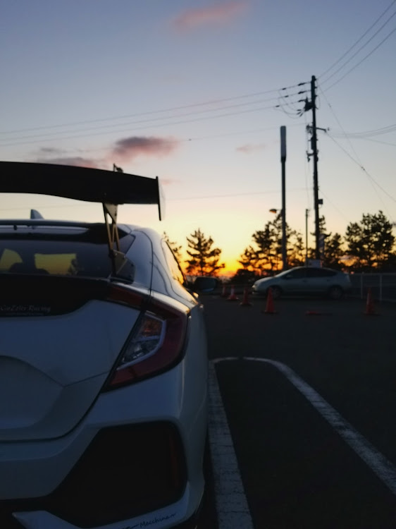 シビックの写真上手くなりたい・夕焼けと愛車に関するカスタム事例の投稿画像3枚目