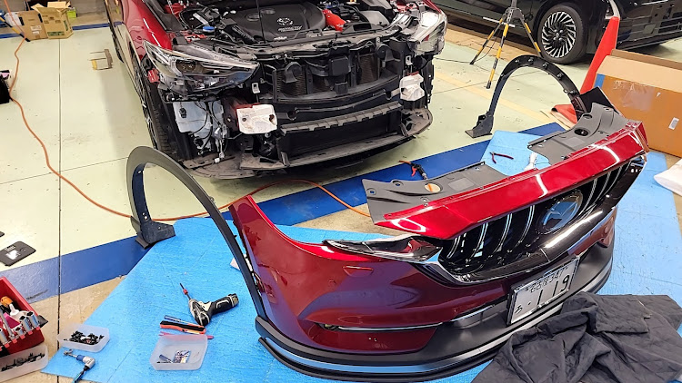 CX-5のグリル交換・DIY・秘密の作業場所に関するカスタム事例の投稿画像1枚目