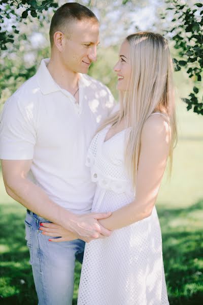 Wedding photographer Valeriya Solomatova (valeri19). Photo of 25 May 2020